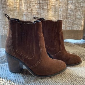 Sole Society brown suede boots